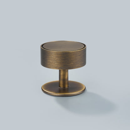 Gateau, Solid Brass Knobs