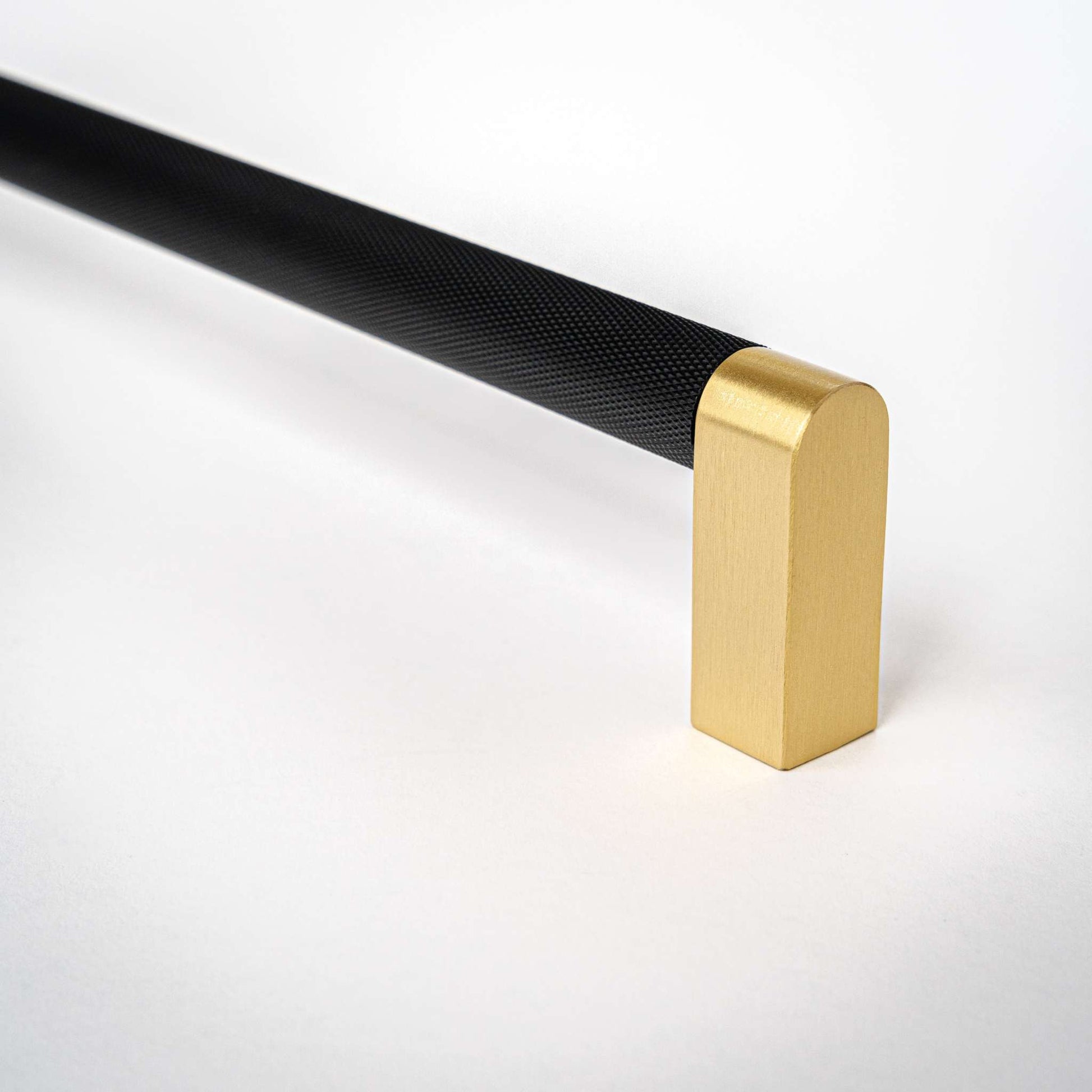 Bold, Black & Gold Knurled Solid Brass Appliance Pulls


Go BOLD in your home!Our Bold, Black and "gold" appliance pull brings a modern feel to your cabinetry. Its two-toned style is visually fresh, while its knurled maappliance pullBold, Black & Gold Knurled Solid Brass Appliance Pulls