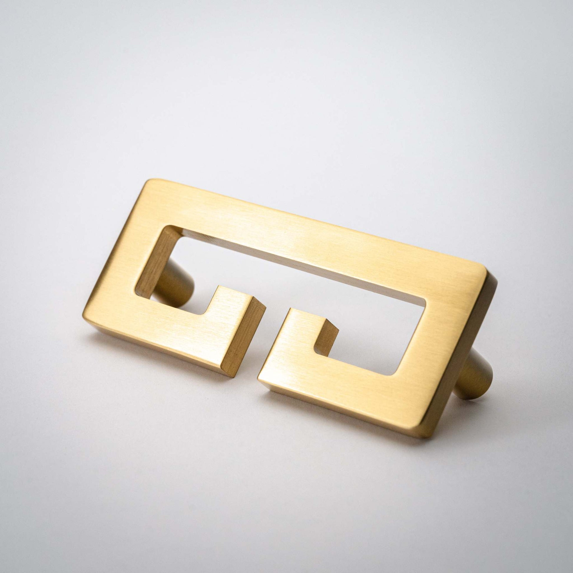 Chloe, Solid Brass Greek Key Pull

Chloe, our solid brass modern Greek Key pull is certainly an artful addition to the home. It's unique shape makes any door or cabinet look classy and chic. With ChpullChloe, Solid Brass Greek Key Pull