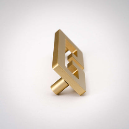 Chloe, Solid Brass Greek Key Pull

Chloe, our solid brass modern Greek Key pull is certainly an artful addition to the home. It's unique shape makes any door or cabinet look classy and chic. With ChpullChloe, Solid Brass Greek Key Pull