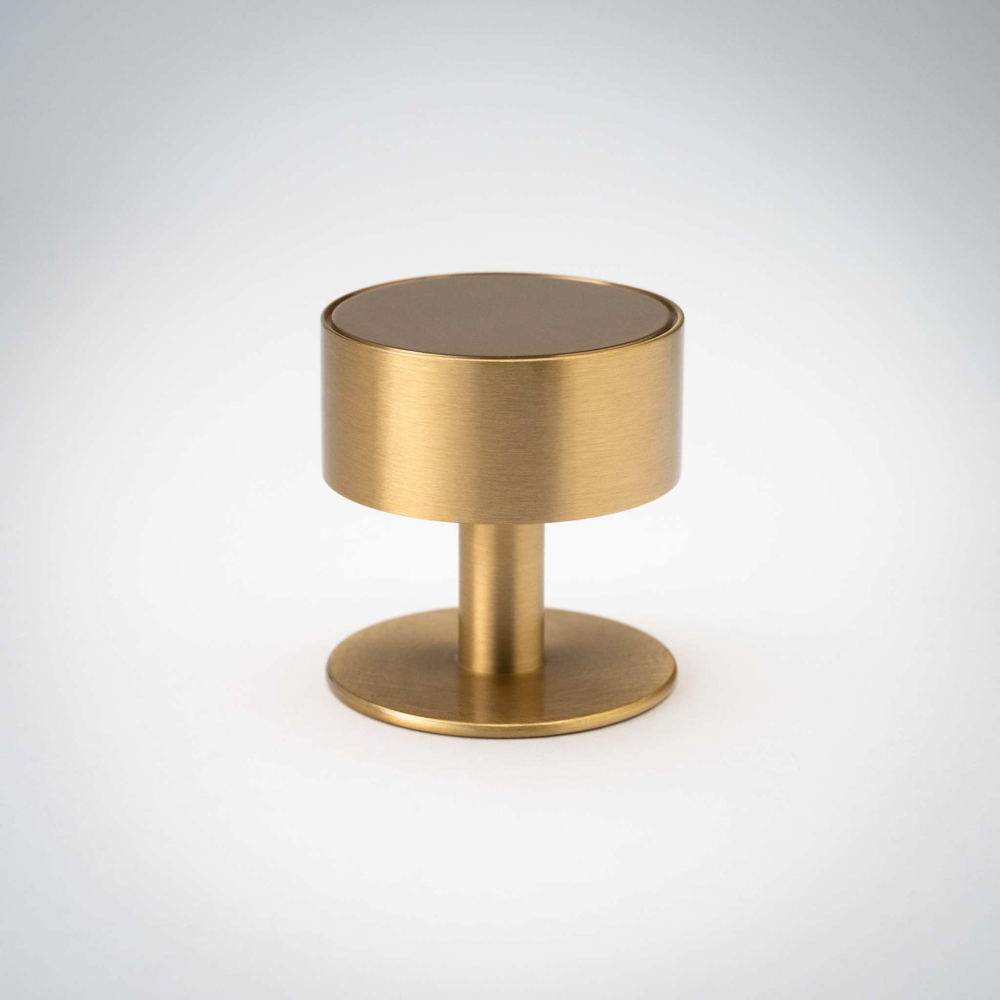 Gateau, Solid Brass Knobs


Our Gateau Knob is a distinctive take on the traditional cabinet knob. A perfect design to adorn transitional cabinet doors and drawers.



This product is not avKnobGateau, Solid Brass Knobs