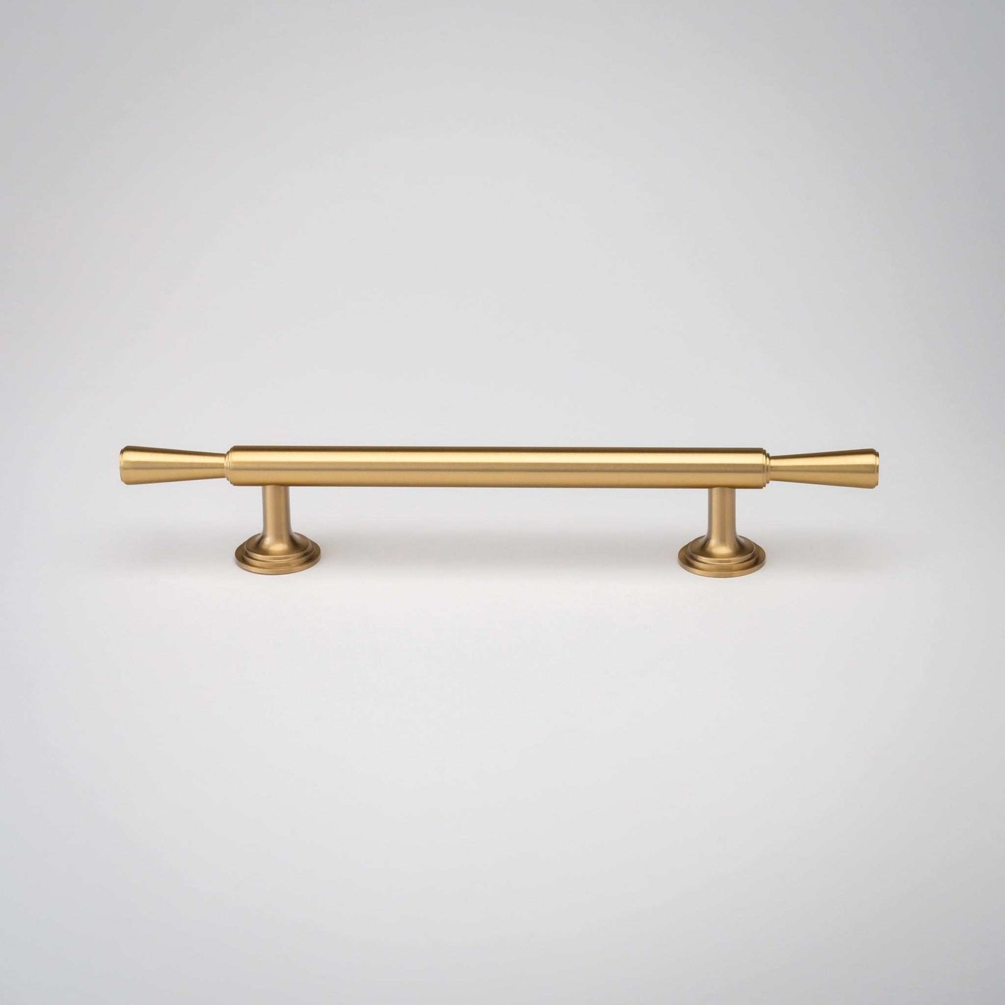 Tuxedo, Solid Brass Cabinet Pulls


Meet Tuxedo, our new deco-inspired cabinet knob. A sleek, classic design with a modern edge. Its beautiful "stacked" base and tapered ends add visual interest, repullTuxedo, Solid Brass Cabinet Pulls