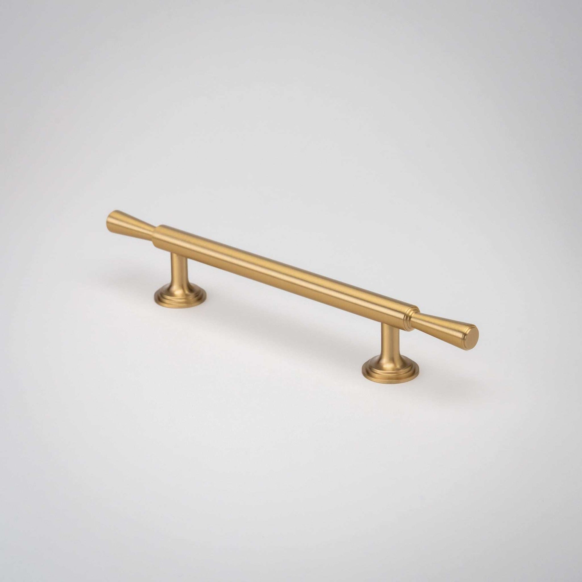 Tuxedo, Solid Brass Cabinet Pulls


Meet Tuxedo, our new deco-inspired cabinet knob. A sleek, classic design with a modern edge. Its beautiful "stacked" base and tapered ends add visual interest, repullTuxedo, Solid Brass Cabinet Pulls