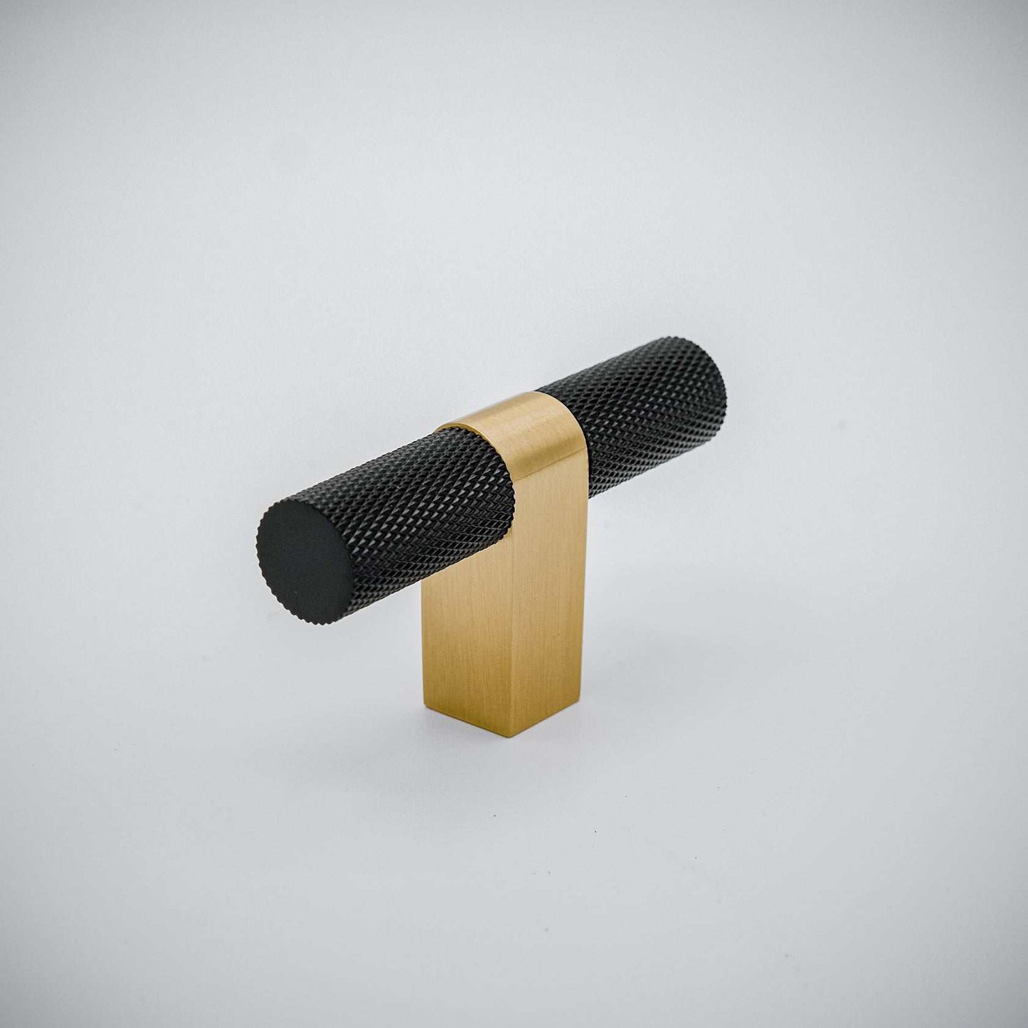 Bold, Black & Gold Knurled Solid Brass Knob


Go BOLD in your home! 
Our Bold, Black and "gold" cabinet knob brings a modern feel to your cabinetry. Its two-toned style is visually fresh, while its knurled teknobBold, Black & Gold Knurled Solid Brass Knob