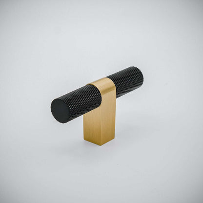 Bold, Black & Gold Knurled Solid Brass Knob


Go BOLD in your home! 
Our Bold, Black and "gold" cabinet knob brings a modern feel to your cabinetry. Its two-toned style is visually fresh, while its knurled teknobBold, Black & Gold Knurled Solid Brass Knob