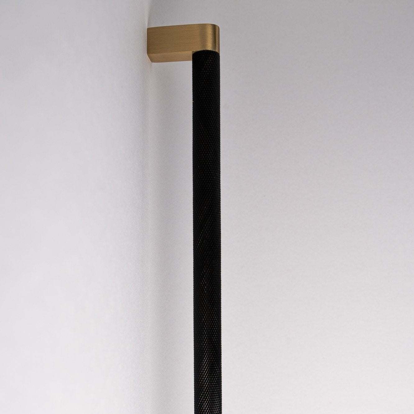 Bold, Black & Gold Knurled Solid Brass Appliance Pulls


Go BOLD in your home!Our Bold, Black and "gold" appliance pull brings a modern feel to your cabinetry. Its two-toned style is visually fresh, while its knurled maappliance pullBold, Black & Gold Knurled Solid Brass Appliance Pulls