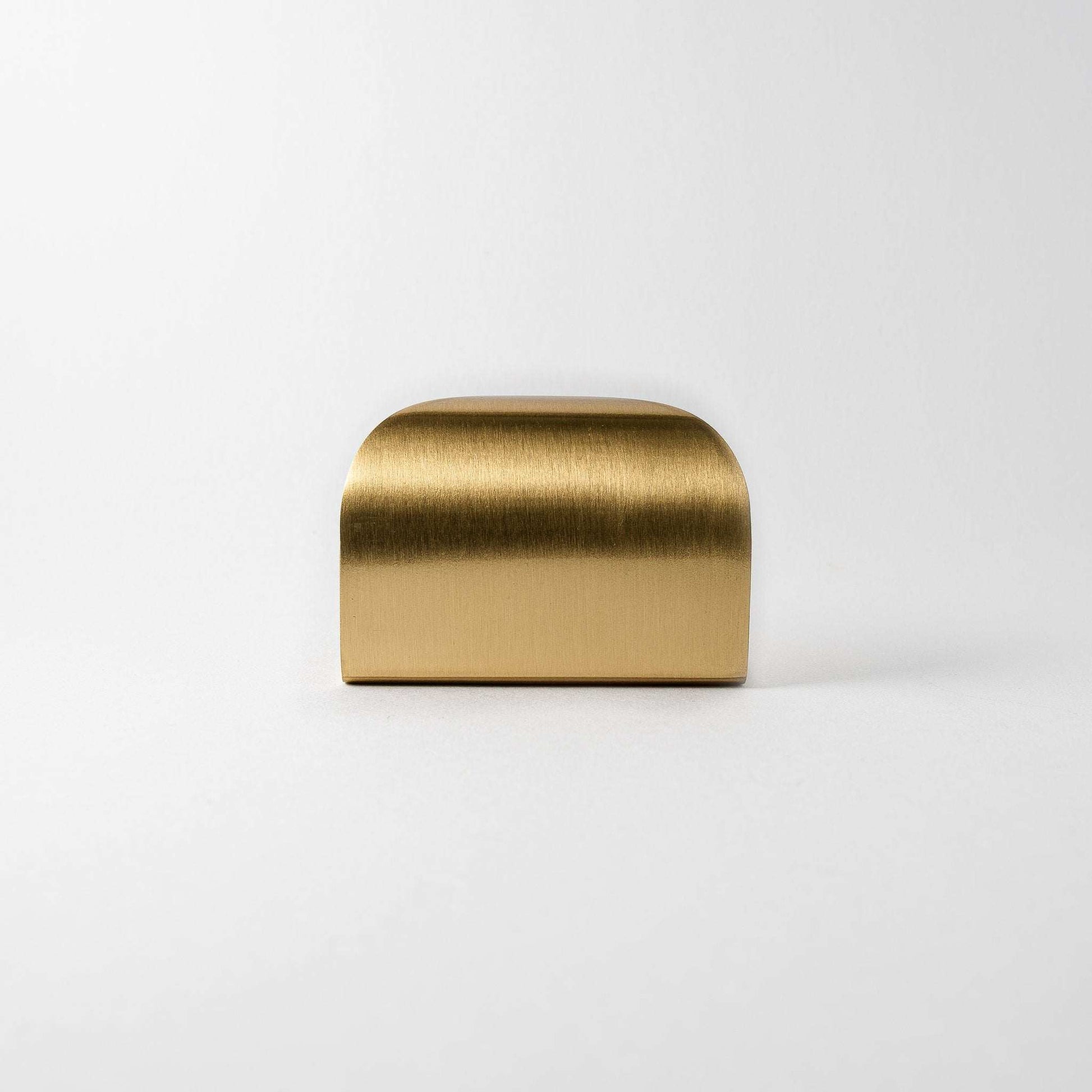 Curve Edge Pull, Satin Brass Matte & Gloss Lacquers – Inspire Hardware